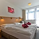 Luna Hotel 3*