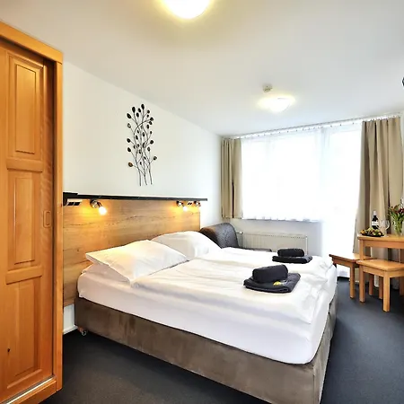 Luna Hotel